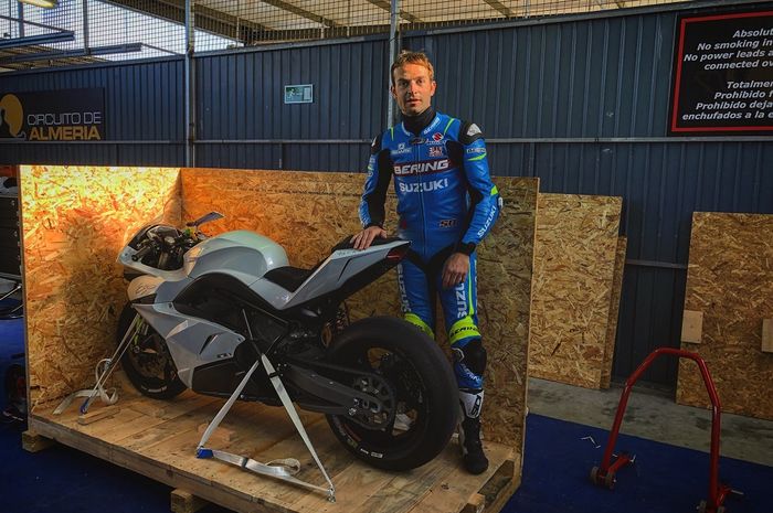 Digeber hingga 270 km/jam