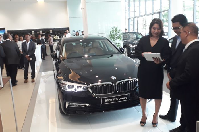 BMW Group Indonesia bersama PT Artha Motor Lestari meresmikan diler BMW Thamrin