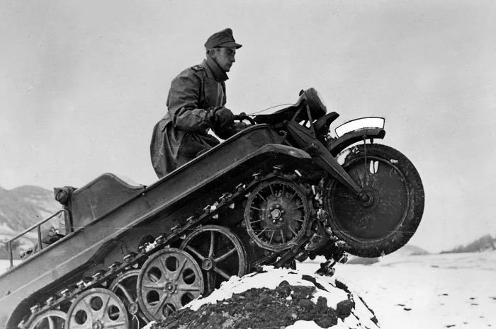 Ilustrasi Motor Tank