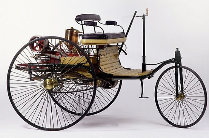 Replika mobil Karl Benz