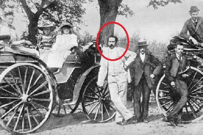 Karl Benz, penemu mesin bensin pertama di dunia