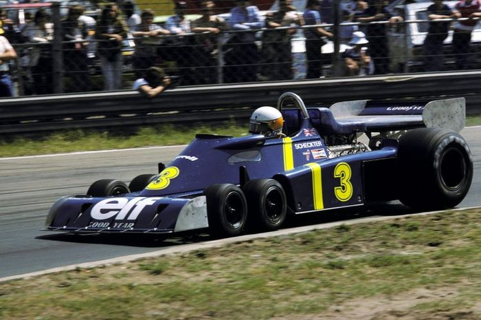 Unik nih, roda depan Tyrell P34 ini ada empat!