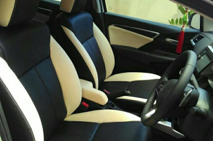 Ilustrasi sarung jok mobil untuk Honda CR-V generasi ketiga