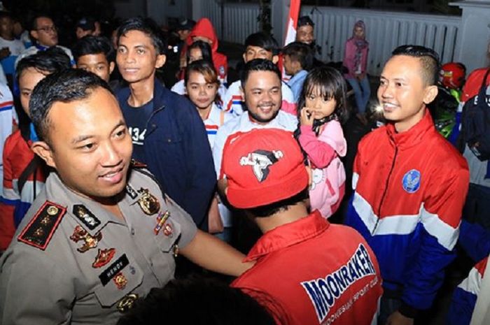 Kapolres Karawang, AKBP Hendy Dengan Salah Satu Anggota Moonraker