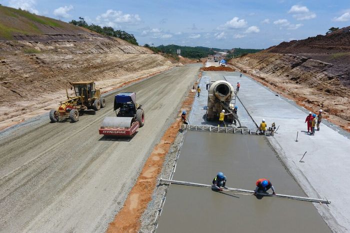 Jalan Tol Cikal-Bakal Trans Kalimantan, akan dioperasikan pada awal tahun 2019