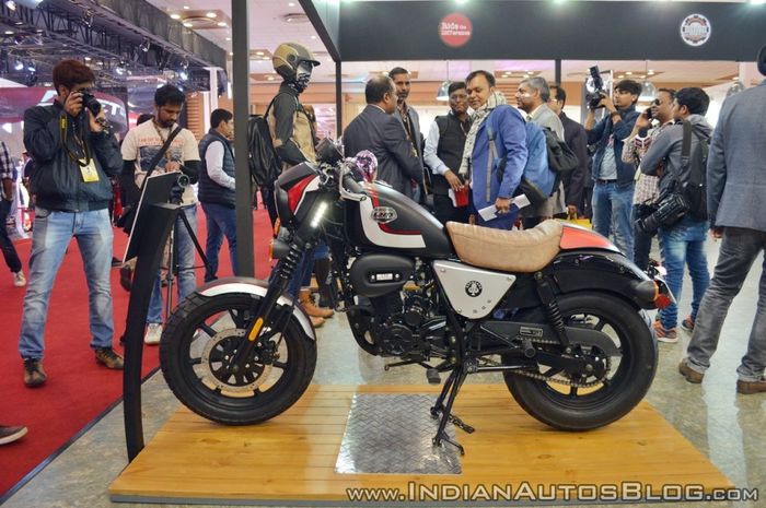 Tampilan sisi samping  Renegade Duty Ace di Auto Expo 2018