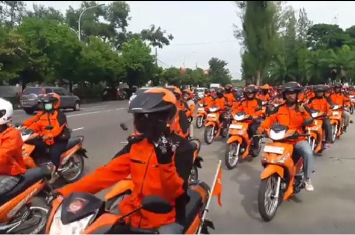 Ratusan pak pos kendarai Honda Supra X 125 FI