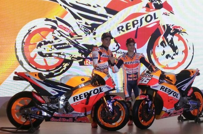 Tim Repsol Honda memperkenalkan livery terbaru di JI Expo Kemayoran, Jakarta.