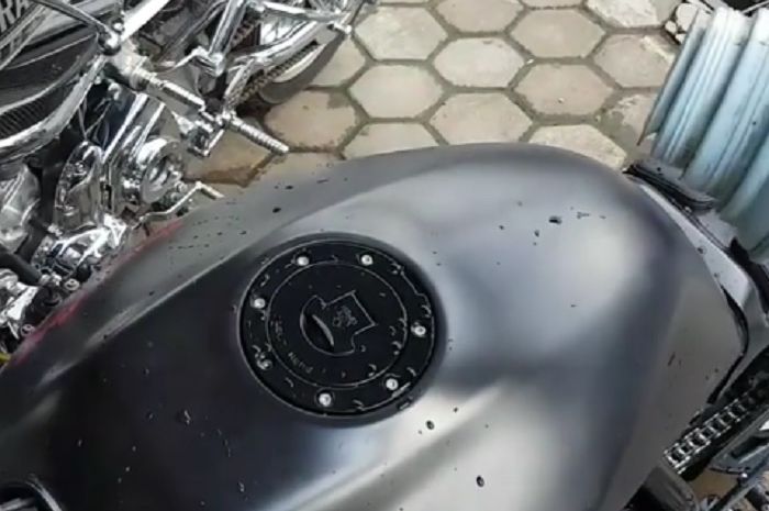 Tangki Motor Yang Diseduh