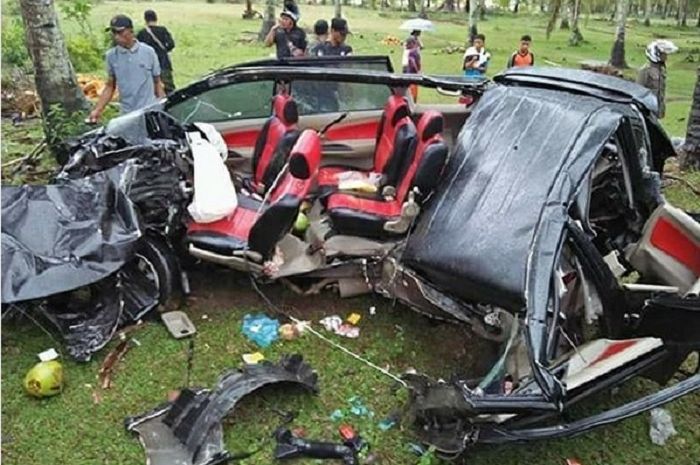 Toyota Avanza Yang Terlibat Kecelakaan Tunggal di Tapanuli Tengah