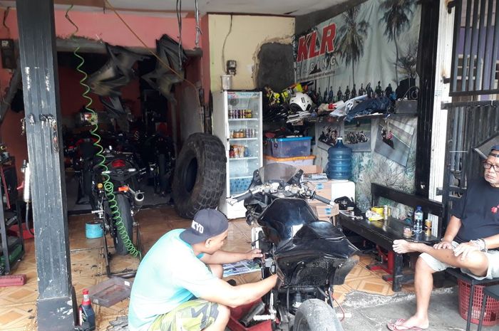 KLR Racing.  Bengkel spesialis Kawasaki dari Kalisari, Pasar Rebo, Jakarta Timur