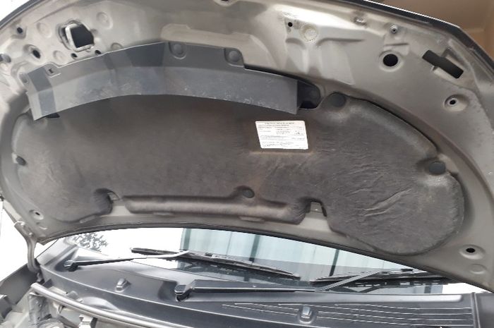 Yuk Kenalan, Ini Tiga Jenis Peredam Kap Mesin Mobil