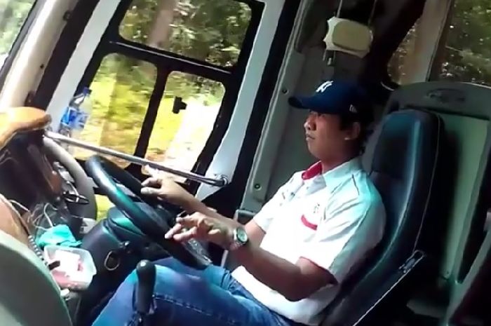 Sopir bus, Rudy Surya berhasil bikin gemas netizen