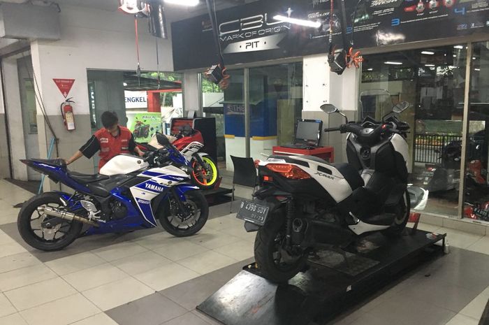 Premium pit di Yamaha FSS Jakarta