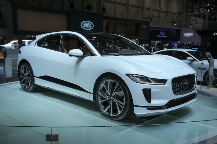 Jaguar I-Pace unjuk gigi di Geneva Motor Show