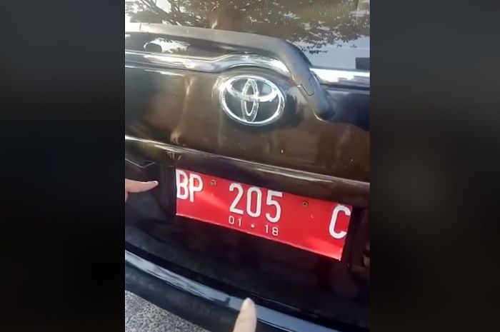 Mobil dinas yang tertangkap menunggak pajak