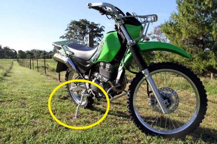 Kawasaki Stockman 250, memang punya standard kanan dari lahir