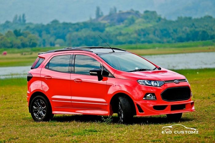 Modifikasi Ford EcoSport pakai kelir Ferrari