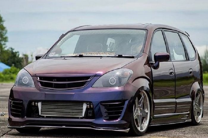 Toyota Avanza yang sudah dimodifikasi