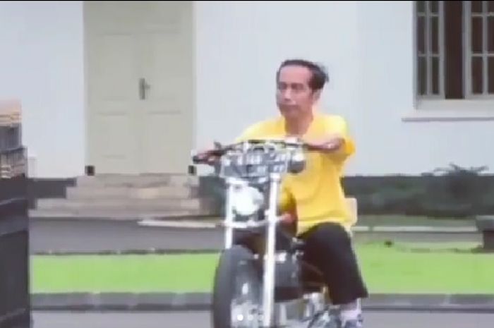 Presiden Joko Widodo menunggangi motor Chopperland miliknya, Sabtu (24/03/2018)