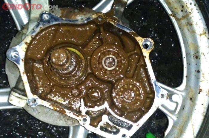 Efek membiarkan gir rasio motor matik rusak