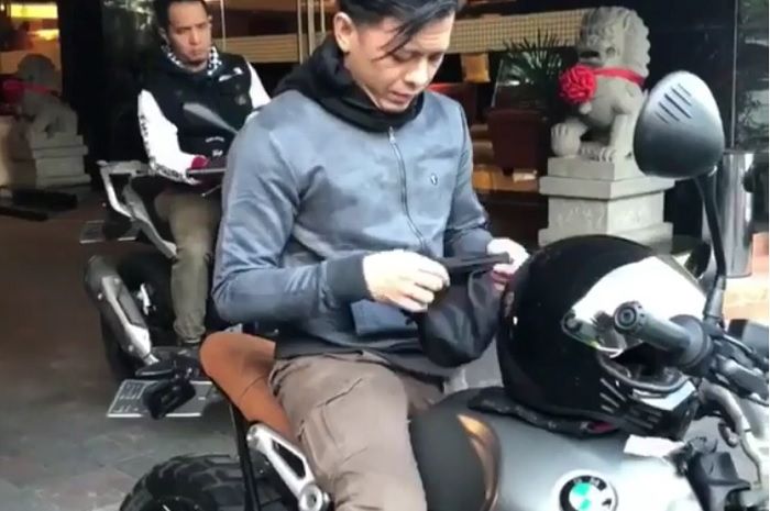 Ariel di atas BMW R Nine T Scrambler