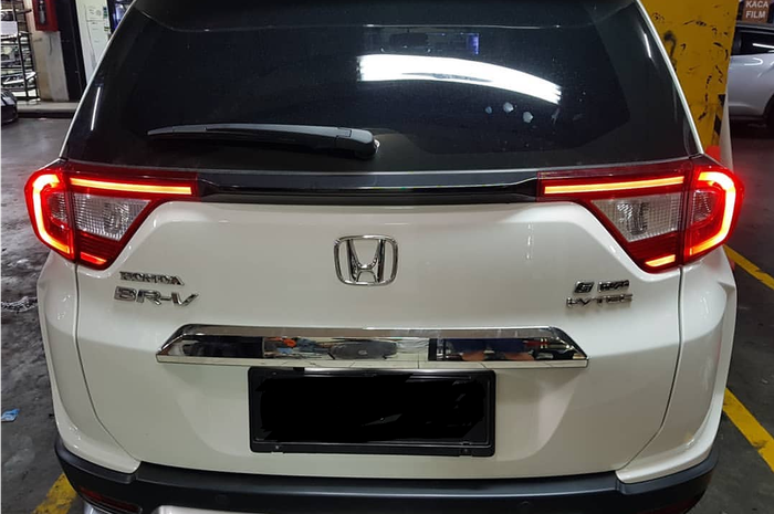 LED reflector custom pada Honda BR-V gen1