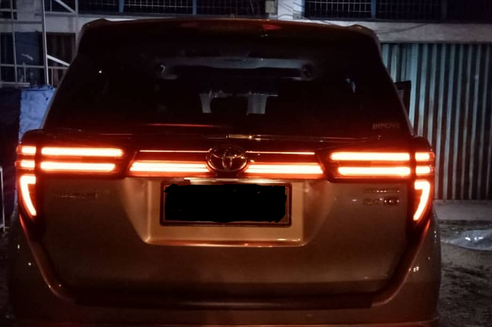 Stoplamp Innova Reborn bergaya BMW dan Lexus