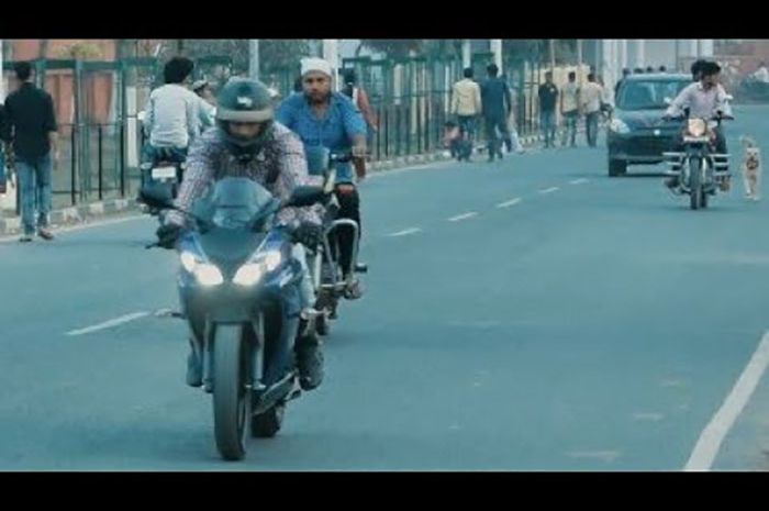 Yamaha R15 Test Ride di India