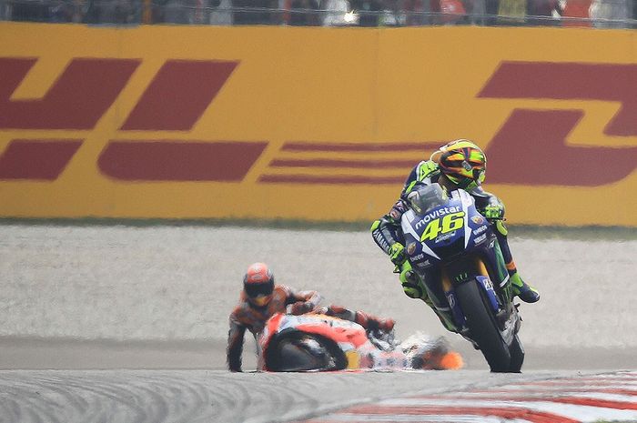 Sepang Clash 2015. Mengingat MotoGP Malaysia 2015, Valentino Rossi Masih Kesal dengan Marc Marquez?