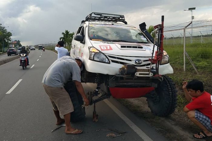 Daihatsu Xenia off-road