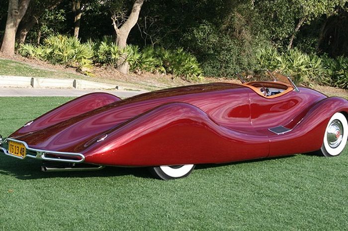 1948 Buick Streamliner setelah direstorasi