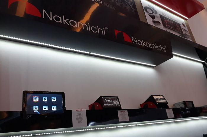 Produk Nakamichi yang ditampilkan pada pameran otomotif