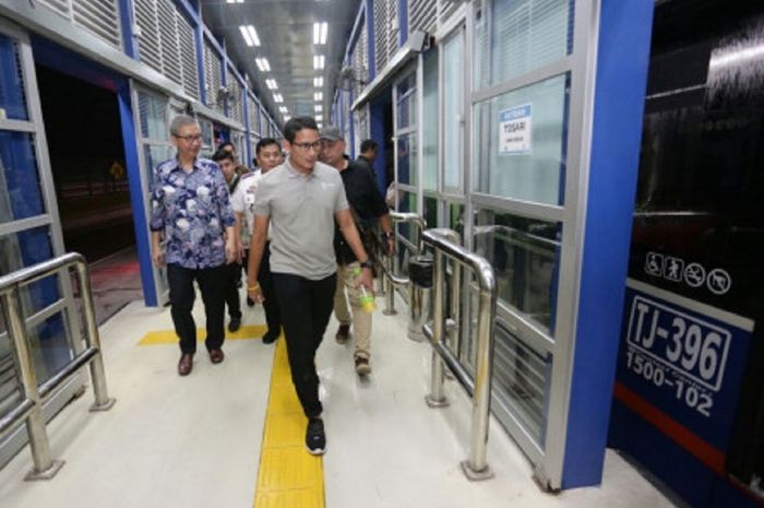 Sandiaga cek kesiapan perpanjangan operasional TransJakarta