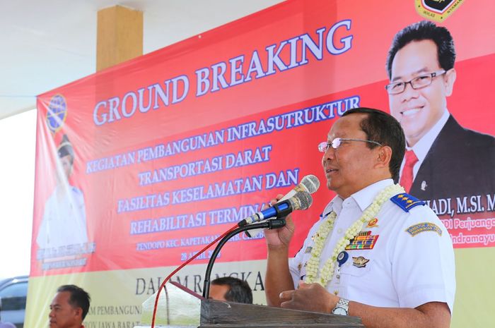 Kegiatan pembangunan infrastruktur trabsportasi  darat