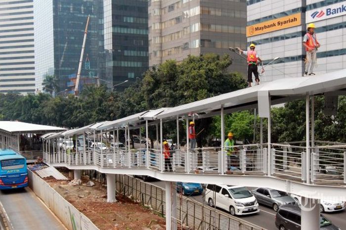 Ilustrasi halte Transjakarta