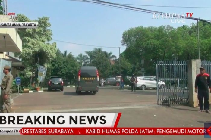 Gereja Santa Anna Jakarta Timur sempat dikabarkan dapat telepon ada 'barang mencurigakan', (14/5/2018) 