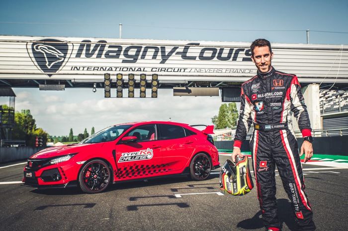 Esteban Guerrieri, Pembalap World Touring Car Cup yang menjadi pengendara Honda Civic Type R pecahkan rekor di Sirkuit Magny-Cours GP, Prancis 