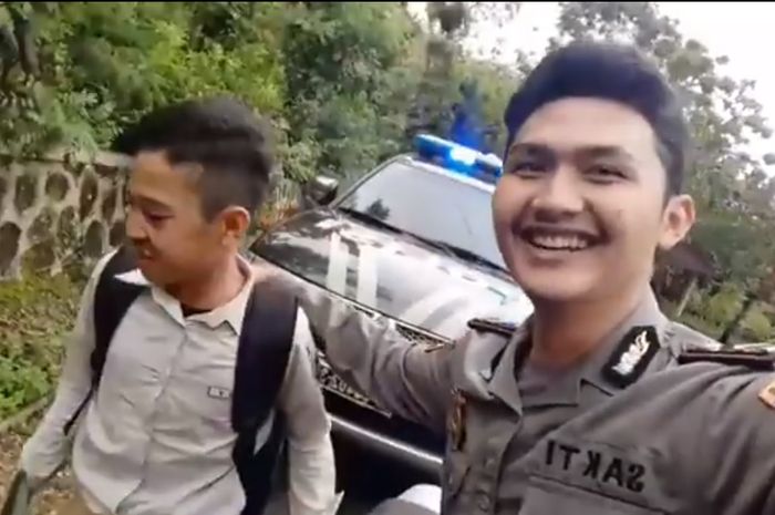Polisi Tilang Anak Berseragam