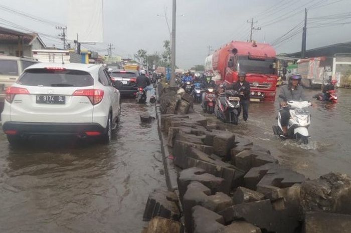 Banjir rob Semarang
