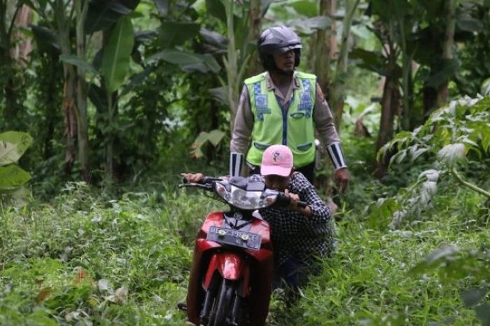 Pelaku balap liar kocar-kacir sampai sembunyi di kebun