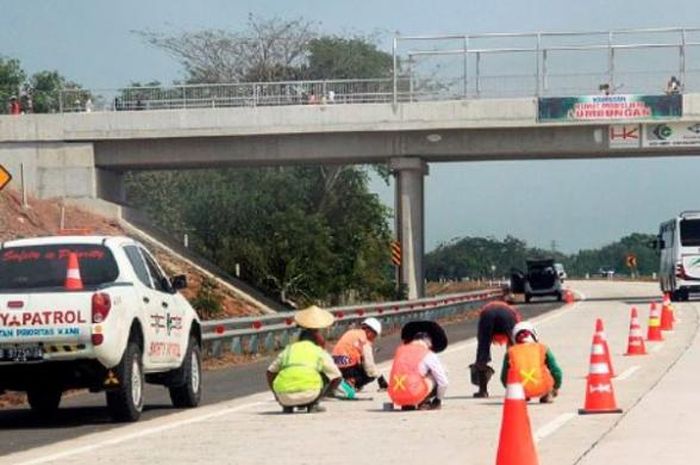 Ilustrasi Perbaikan jalan tol