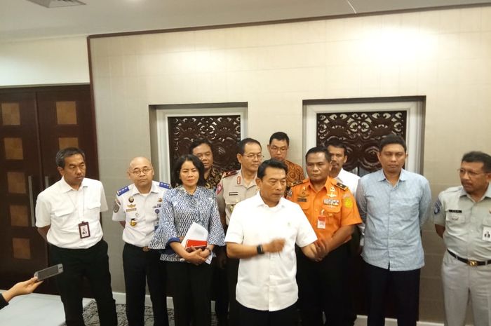 Kepala Staf Kepresidenan Jenderal TNI (Purn) Moeldoko bersama Kementerian terkait bahas kesiapan mudik Lebaran 2018&nbsp;