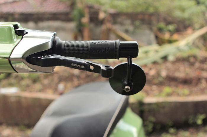 Spion aftermarket bar end bikin area setang bersih