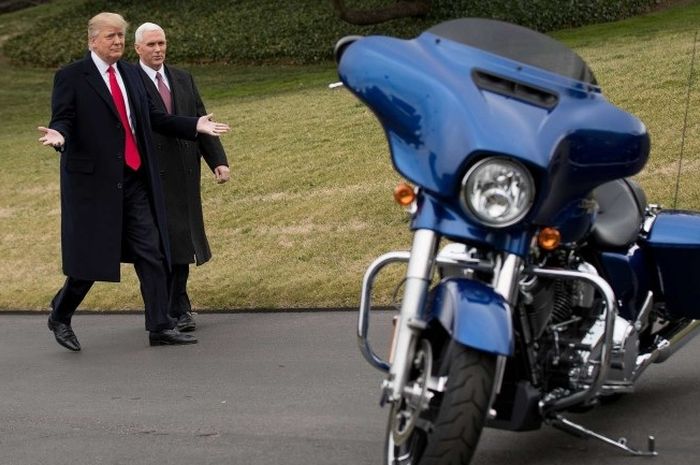 Donald Trump saat Harley-Davidson mengunjungi Gedung Putih