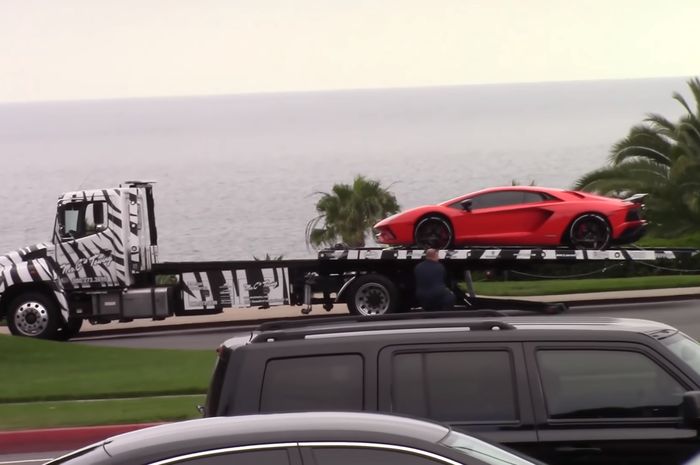 Mobil baru Justin Bieber yang tertangkap kamera