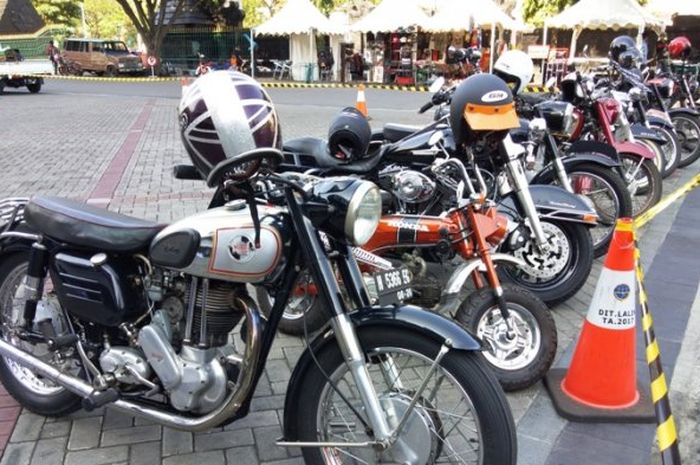 Sebagian motor antik yang berkumpul di acara Semarang Ngegass 2018