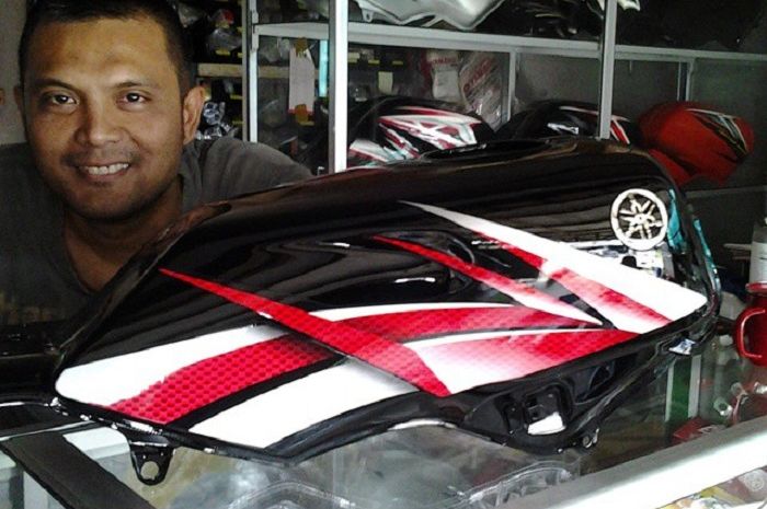 Benny Ilham, Owner VB Motor, bengkel spesialis Yamaha Scorpio
