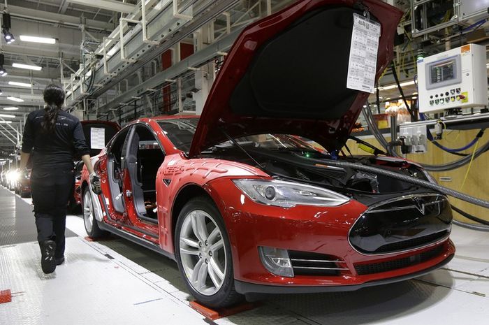 Tesla memulai perjanjian untuk memproduksi mobilnya hingga target 500.000 unit per tahun di Cina