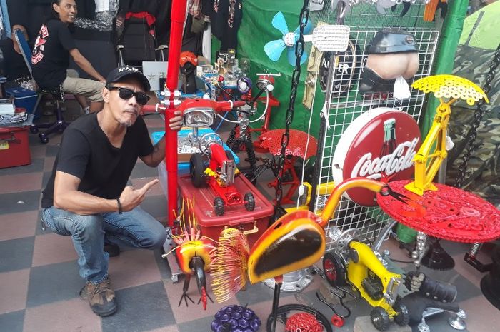 Fahmi atau Fay, pengrajin limbah onderdil